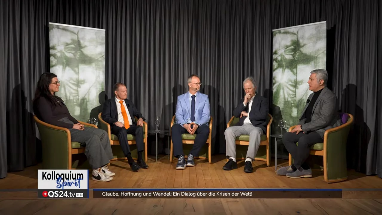 Glaube, Hoffnung und Wandel: Ein Dialog über die Krisen der Welt! 11 Talkrunde „Kolloquium Spirit“ mit vier Personen im Studio während des Gesprächs über Wandel und Gesellschaft