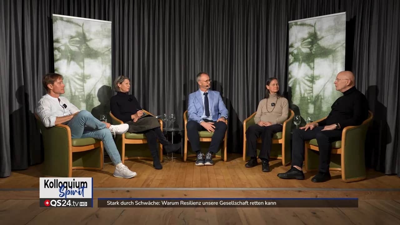 Stark durch Schwäche: Warum Resilienz unsere Gesellschaft retten kann 9 Dr. Thomas Döll spricht mit offener Handbewegung und ernster Mimik